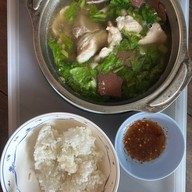 เจ๊ตุ๋ย ต้มเลือดหมู ซอยพหลโยธิน1