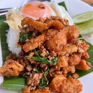 ก๋วยเตี๋ยวเรือยอดหน้า&กะเพราโบราณ เมืองทองธานี