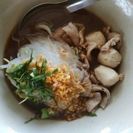 ก๋วยเตี๋ยวเรือไดโนเสาร์ -