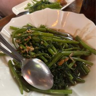 Madame Musur Bar & Restaurant