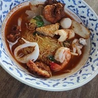 ป้าตุ่มก๋วยเตี๋ยวแกงส้ม บ้านฉาง จ.ระยอง