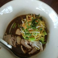 ก๋วยเตี๋ยวเรือไดโนเสาร์ -