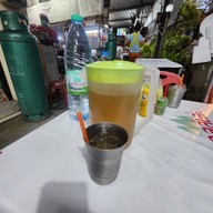 เมนูของร้าน กนกซุปเปอร์ราดหน้า .