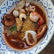 ป้าตุ่มก๋วยเตี๋ยวแกงส้ม บ้านฉาง จ.ระยอง