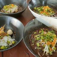 กินเผ็ดก๋วยเตี๋ยวเรือ สาขาเมืองเอกรังสิต เมืองเอกรังสิต