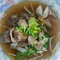 ก๋วยเตี๋ยวรสเยี่ยม (สู) สัตหีบ