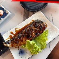 เมนูของร้าน Fukuden Izakaya Tuna Ichiban Sriracha