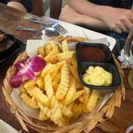 Madame Musur Bar & Restaurant