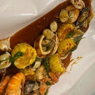 มาดามหอย ซีฟู้ดสด สำนักงานใหญ่