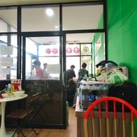 บุญเลิศ บะหมี่เกี๊ยวหมูย่างซีอิ๊ว สาขาถนนสิรินธร