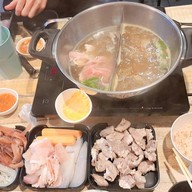 หมูสองชั้น "หมูจุ่ม" ทิพย์เนตร
