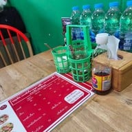 บุญเลิศ บะหมี่เกี๊ยวหมูย่างซีอิ๊ว สาขาถนนสิรินธร