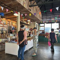 ก๋วยเตี๋ยวส้มตำข้าวแกงไร่ป้าแมว