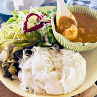 ก๋วยเตี๋ยวส้มตำข้าวแกงไร่ป้าแมว