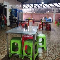 บรรยากาศ ข้าวมันไก่หลังศาล