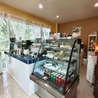 บรรยากาศ บ้านมิถุนา Cafe and Bakery -