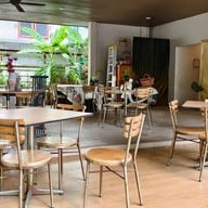 บรรยากาศ บ้านมิถุนา Cafe and Bakery -