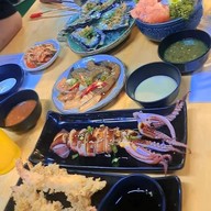 ร้านอาหารญี่ปุ่นซะคะนะซาชิมิ -