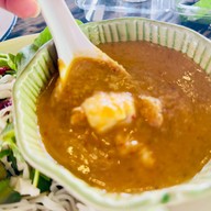 ก๋วยเตี๋ยวส้มตำข้าวแกงไร่ป้าแมว