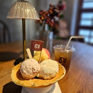 เมนูของร้าน Itim.nuar Icecream Lamphun ไอติมนัวร์