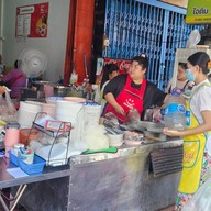 เย็นตาโฟหน้าออมสิน