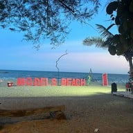 Models Beach Cafe’