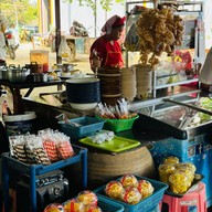 ร้านก๋วยเตี๋ยวหล่ายโต้ง