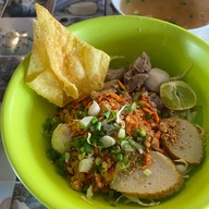 เมนูของร้าน ข้าวมันไก่นาย ต.  สุวินทวงศ์