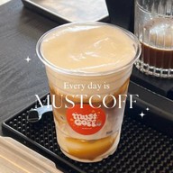 mustcoff. Sriracha