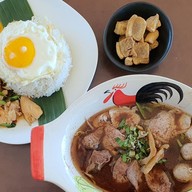 ก๋วยเตี๋ยวเรือเติมบุญ&อาหารตามสั่ง ตลาดนิคมบางปู