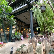 คริสตัล คาเฟ่ (Crystal Cafe Korat) -