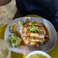 เมนูของร้าน ชายสี่ บะหมี่เกี๊ยว ยางเอน