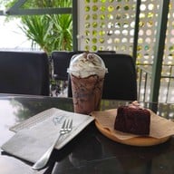 Adamus Cafe by the river