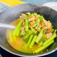 ร้านกินอะไรดี - (ส้มตำ,ไก่ย่าง,ผัดไท,ทอด,ต้ม,ผัด,แกง,สเต็ก,สปาเก็ตตี้,ของทานเล่น,น้ำ,นม,ปั่น,กาแฟ,โซ ศรีราชา (สำนักงานใหญ่)