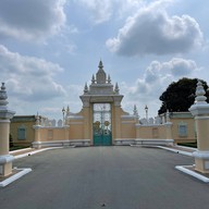 บรรยากาศ พระบรมราชวังจตุมุขสิริมงคล หรือ พระบรมราชวังในพระราชาณาจักรกัมพูชา