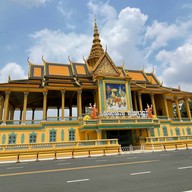 บรรยากาศ พระบรมราชวังจตุมุขสิริมงคล หรือ พระบรมราชวังในพระราชาณาจักรกัมพูชา