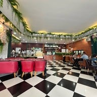 ร้านกินอะไรดี - (ส้มตำ,ไก่ย่าง,ผัดไท,ทอด,ต้ม,ผัด,แกง,สเต็ก,สปาเก็ตตี้,ของทานเล่น,น้ำ,นม,ปั่น,กาแฟ,โซ ศรีราชา (สำนักงานใหญ่)