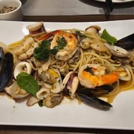 Azzurro by Chef Thanom เอ็มบีเคเซ็นเตอร์