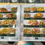ร้านกินอะไรดี - (ส้มตำ,ไก่ย่าง,ผัดไท,ทอด,ต้ม,ผัด,แกง,สเต็ก,สปาเก็ตตี้,ของทานเล่น,น้ำ,นม,ปั่น,กาแฟ,โซ ศรีราชา (สำนักงานใหญ่)
