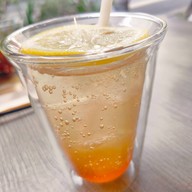 เมนูของร้าน Common Well