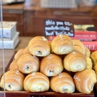 LoafyCo Bakery House ลาซาล