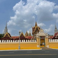 บรรยากาศ พระบรมราชวังจตุมุขสิริมงคล หรือ พระบรมราชวังในพระราชาณาจักรกัมพูชา