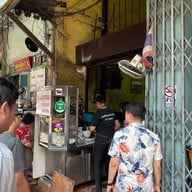 หน้าร้าน ก๋วยเตี๋ยวรู ตลาดน้อย