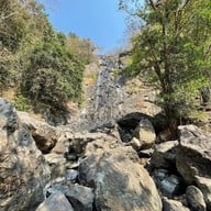 น้ำตกสาริกา