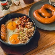 BLOOM PRETZEL & COFFEE พัฒนาการ