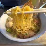 เมนูของร้าน ก๋วยเตี๋ยวรู ตลาดน้อย