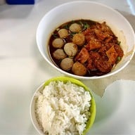 ก๋วยเตี๋ยวห้วยพลูรสเด็ด
