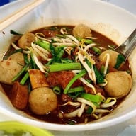ก๋วยเตี๋ยวห้วยพลูรสเด็ด