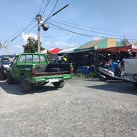 ตลาดนัดผึ้งรวง