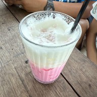 เมนูของร้าน Fernpresso Cafe ใกล้สนามบินเชียงใหม่